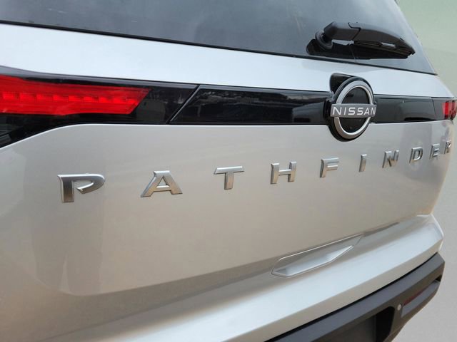 Used 2025 Nissan Pathfinder SL image 37