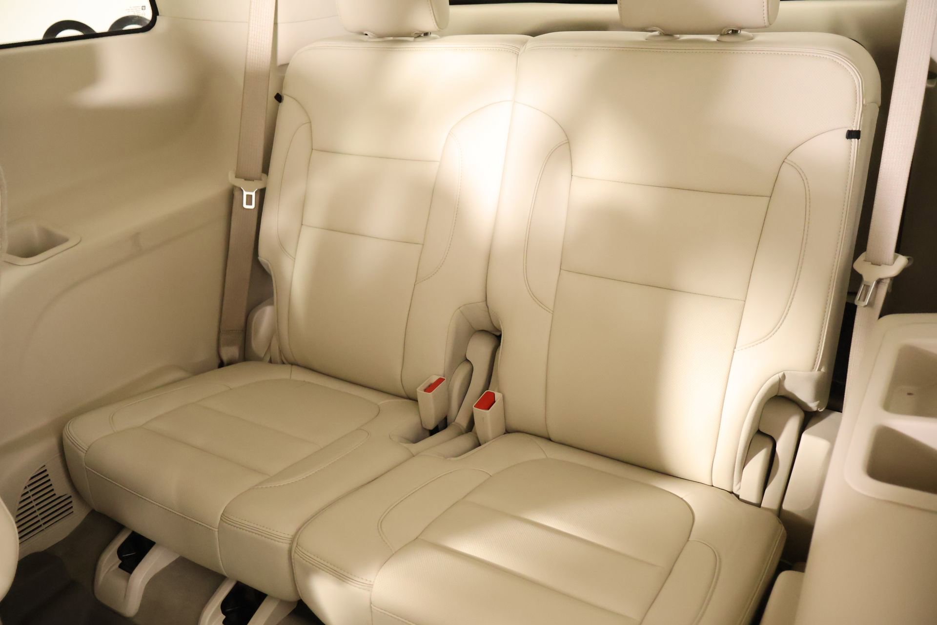 Used 2022 GMC Acadia Denali w/ Trailering Package FWD image 14