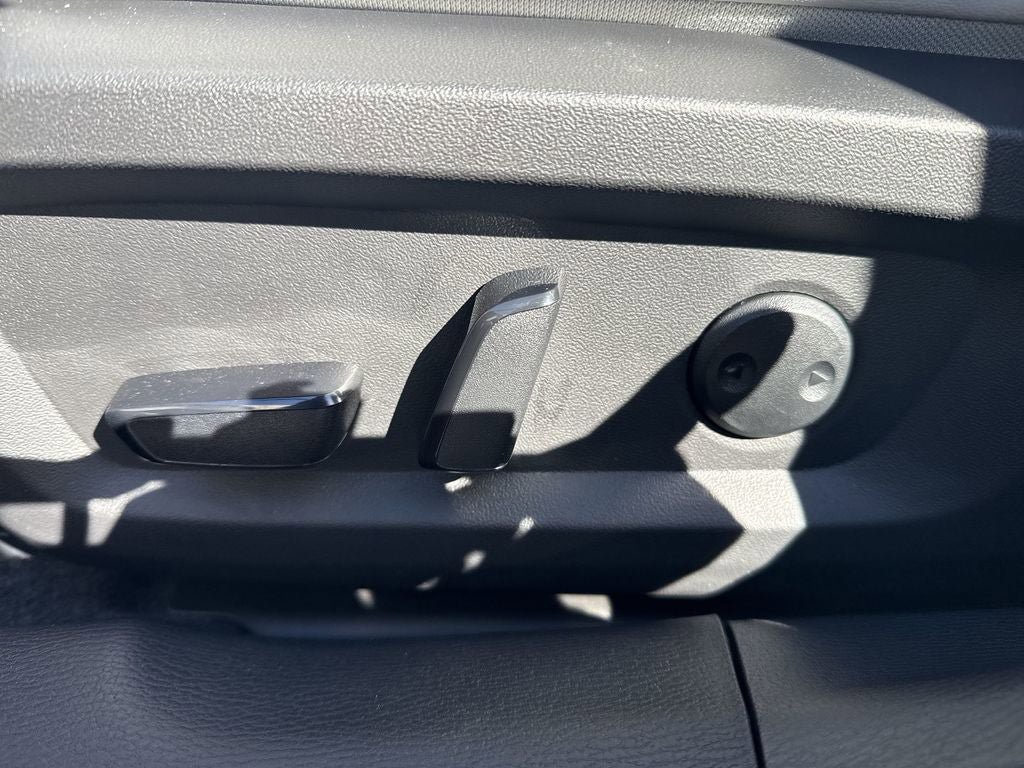 New 2025 Mitsubishi Outlander SE image 10