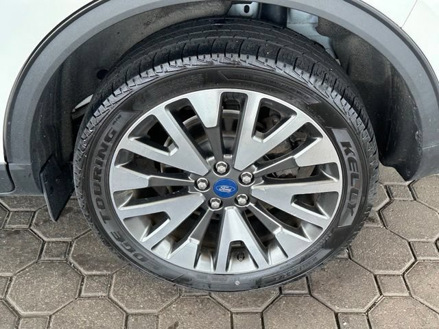 Used 2020 Ford Escape Titanium AWD/4WD image 5