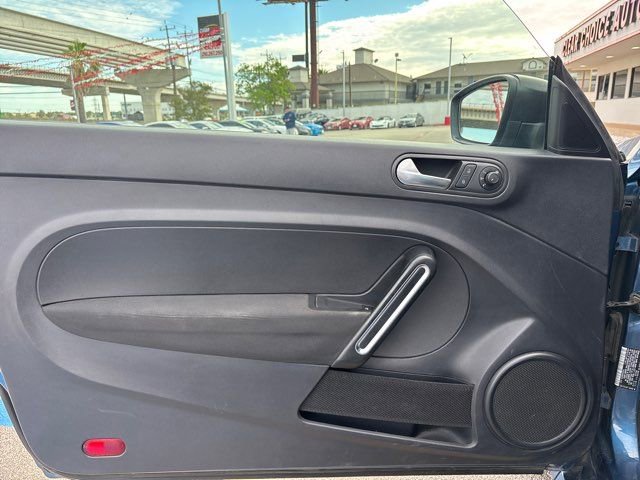 Used 2018 Volkswagen Beetle 2.0T S FWD image 13