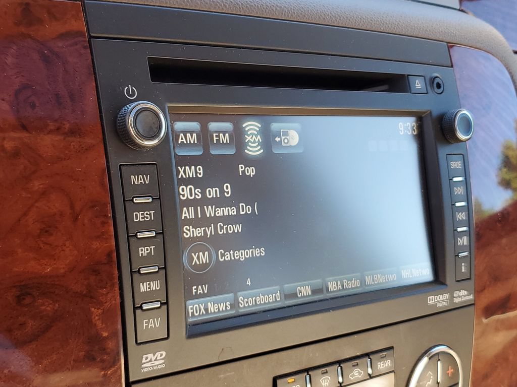 Used 2014 Chevrolet Suburban LTZ AWD/4WD image 29