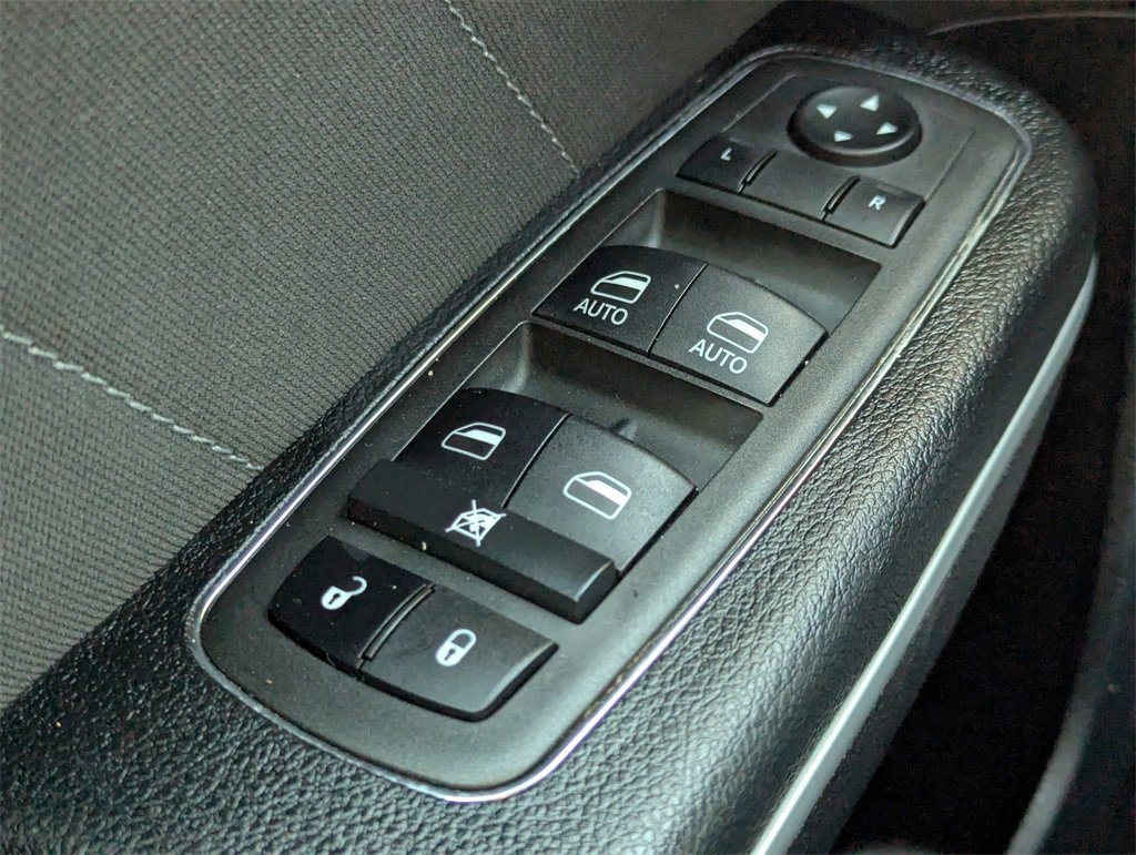 Used 2022 Dodge Charger SXT image 16