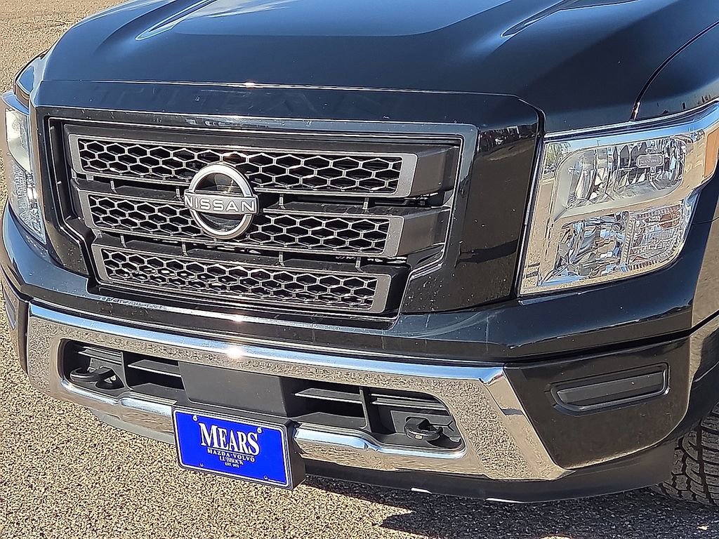 Used 2023 Nissan Titan SV image 10