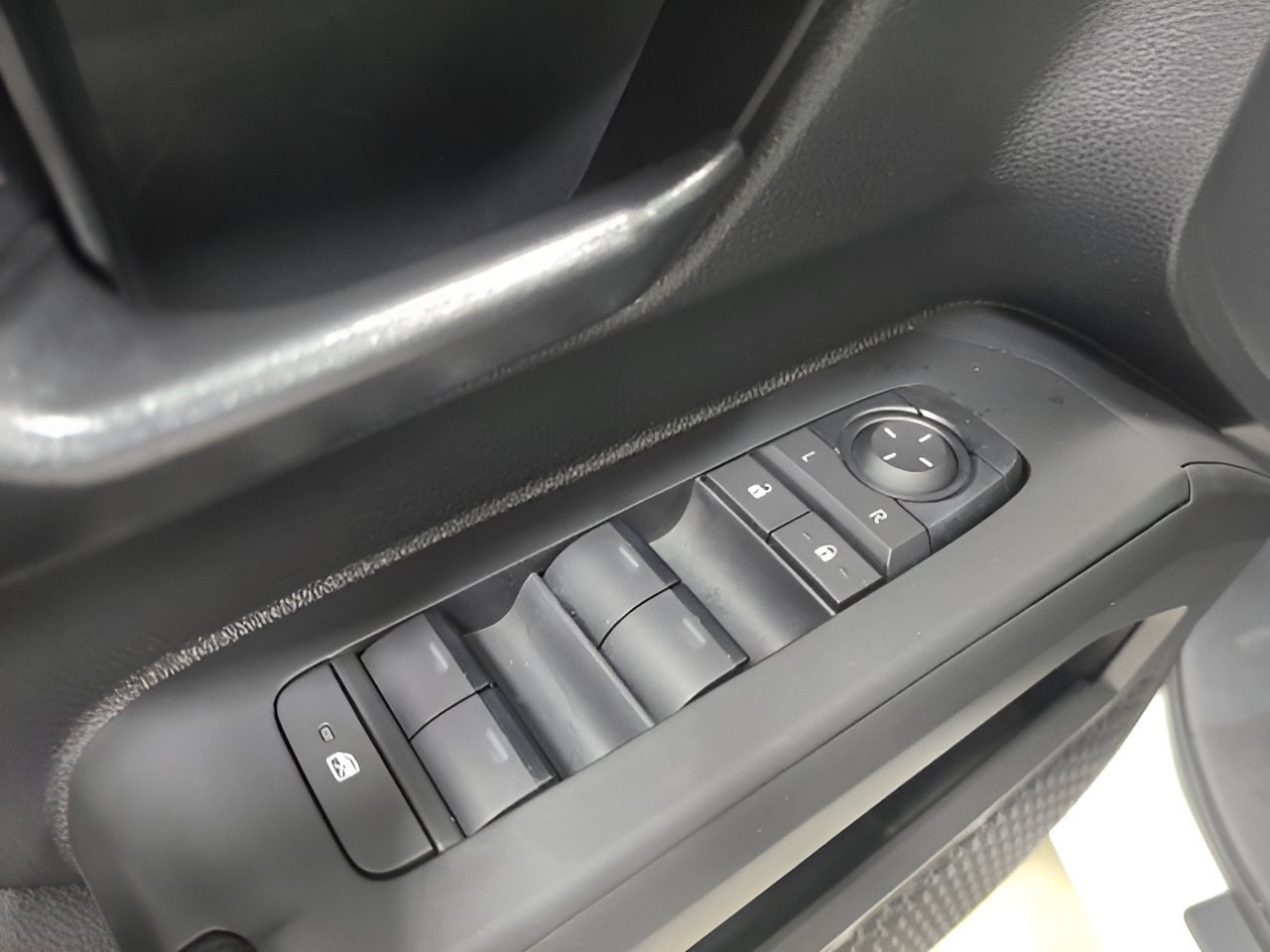 Used 2024 Toyota Tacoma SR AWD/4WD image 19