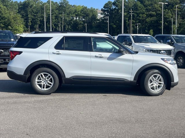 New 2026 Ford Explorer Active w/ Active Comfort Package RWD image 2