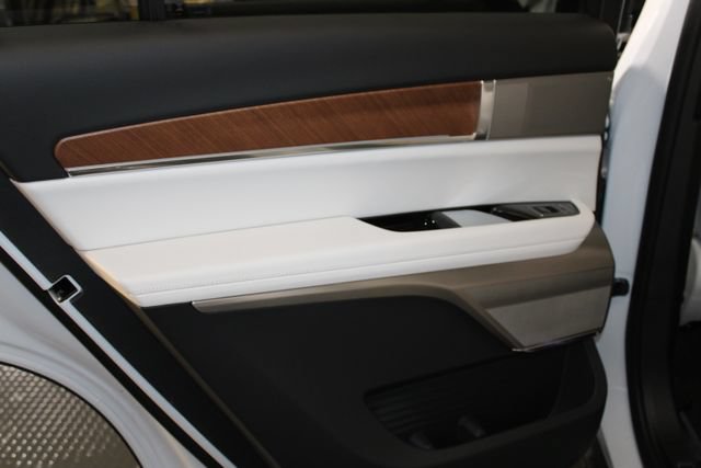 New 2027 Cadillac Vistiq Sport AWD/4WD image 32