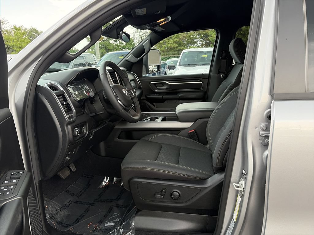 Used 2025 RAM 1500 Big Horn AWD/4WD image 21