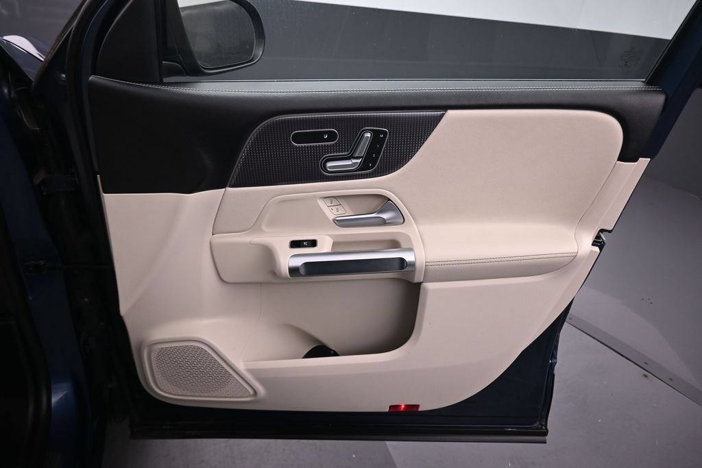 Used 2022 Mercedes-Benz GLB 250 4MATIC image 53
