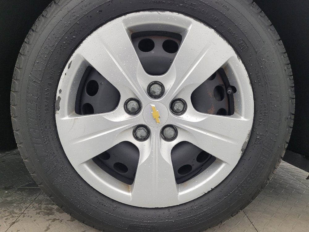 Used 2017 Chevrolet Cruze LS image 31