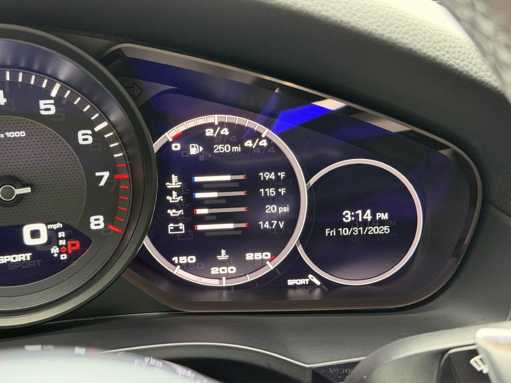 Used 2022 Porsche Cayenne Coupe image 39