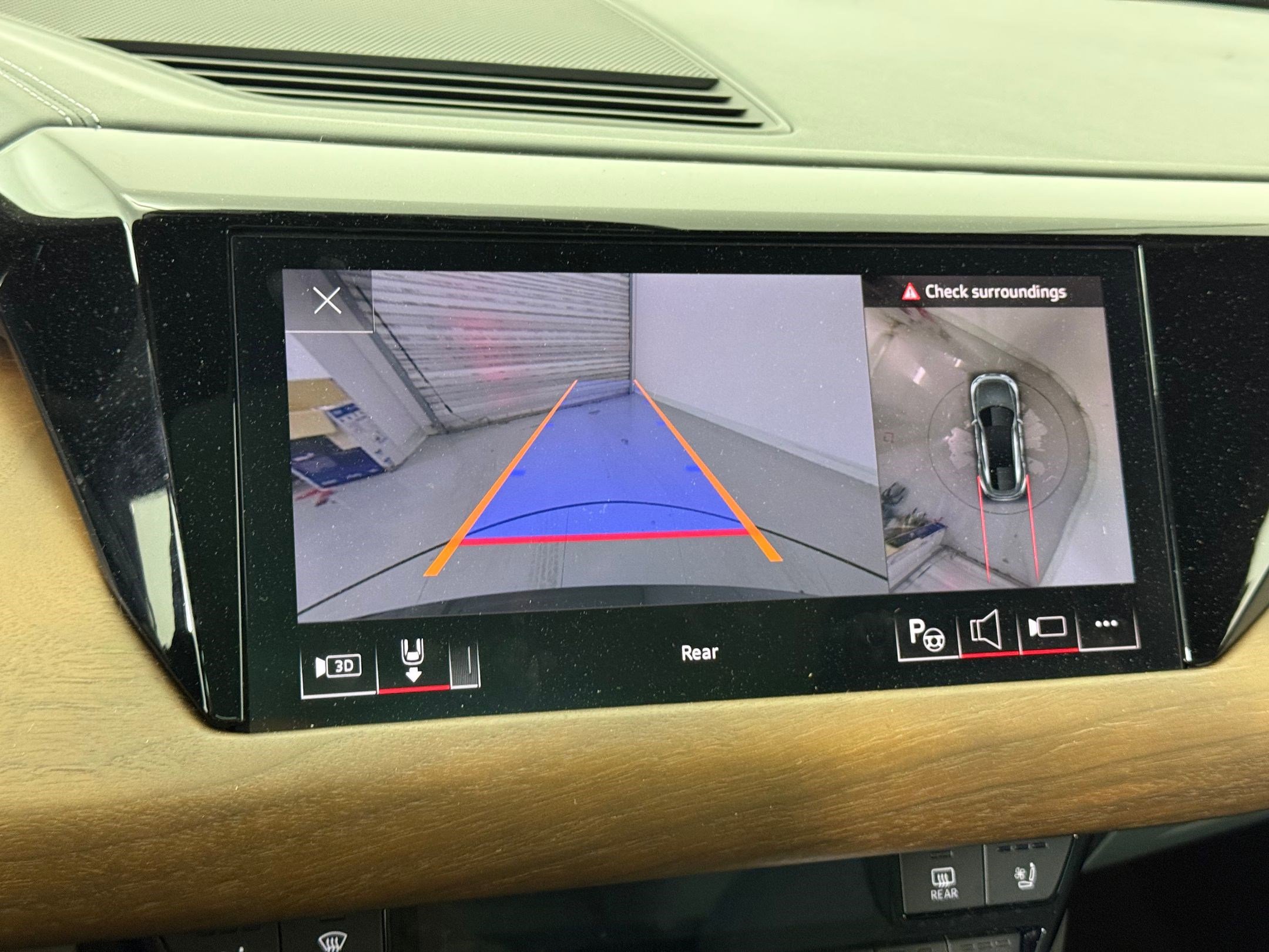 Used 2022 Audi RS e-tron GT image 29