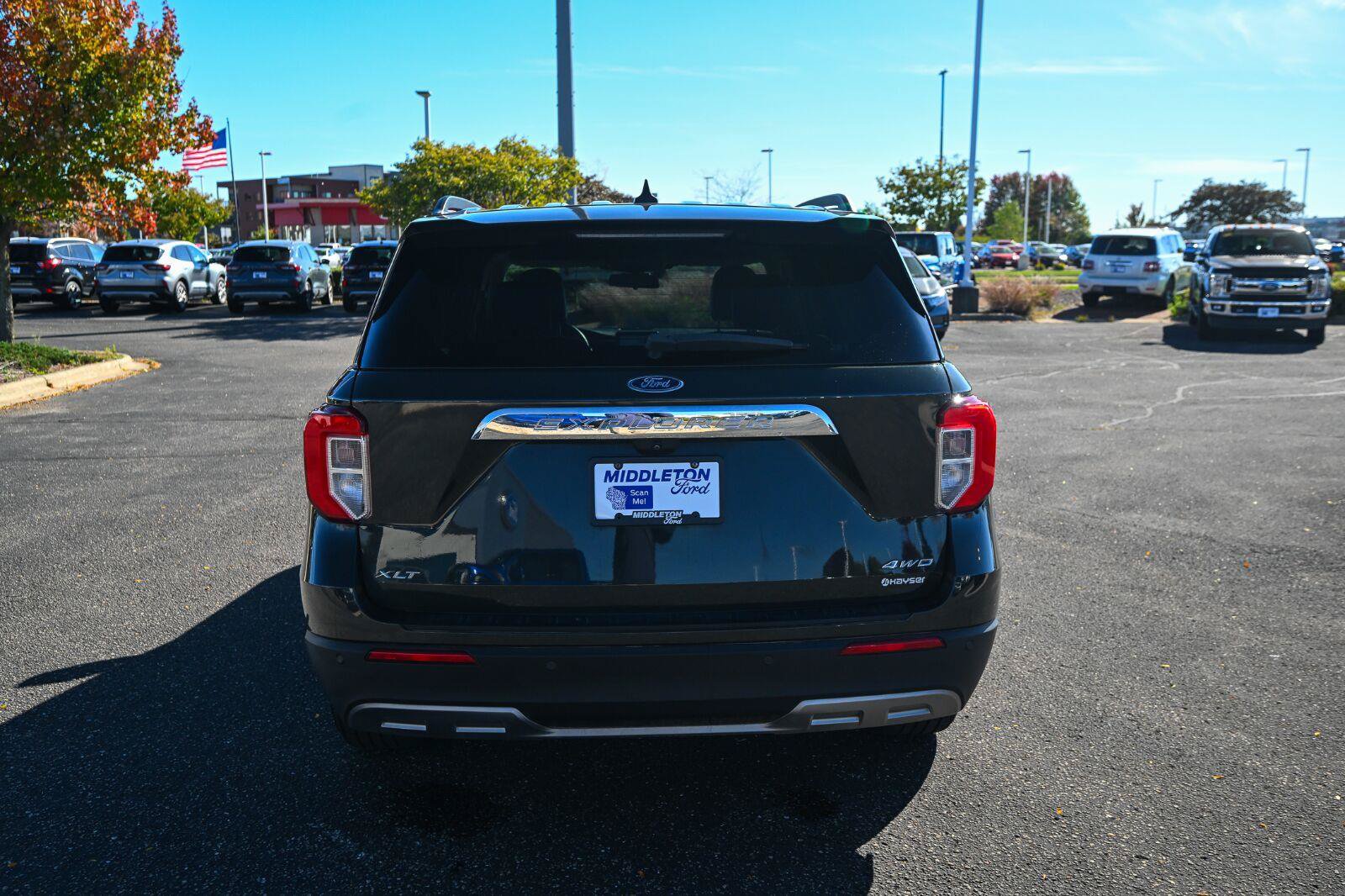 Certified 2022 Ford Explorer XLT w/ Equipment Group 202A AWD/4WD image 6