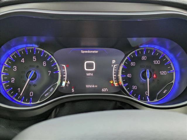 Used 2018 Chrysler Pacifica Limited FWD image 11