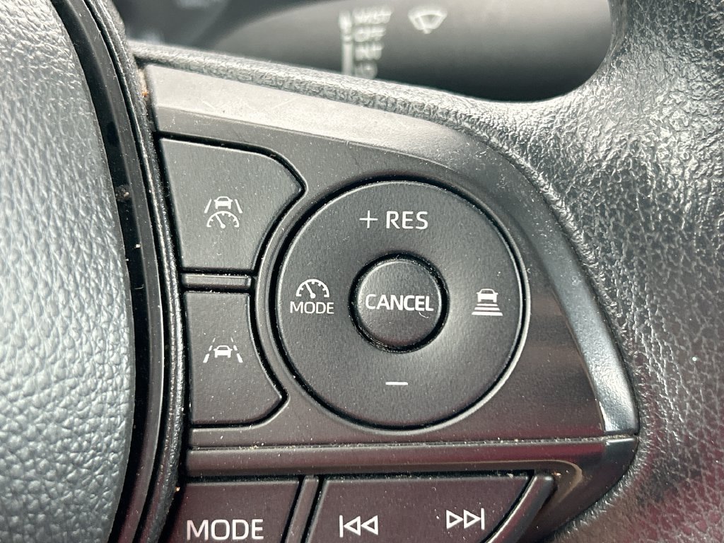 Used 2025 Toyota Corolla LE FWD image 17