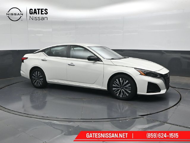 Used 2025 Nissan Altima 2.5 SV FWD image 1