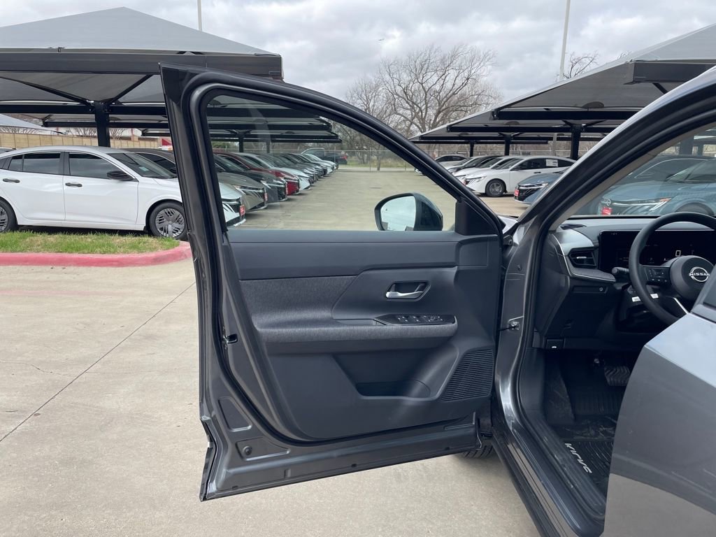 New 2026 Nissan Kicks SV w/ Cold Weather Package FWD image 32