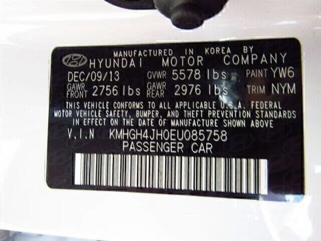 Used 2014 Hyundai Equus Signature RWD image 18