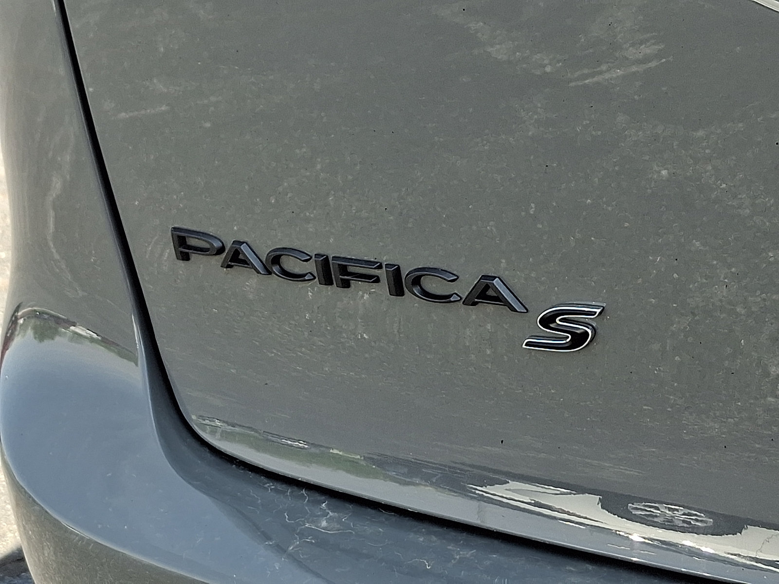 Used 2025 Chrysler Pacifica Limited FWD image 30