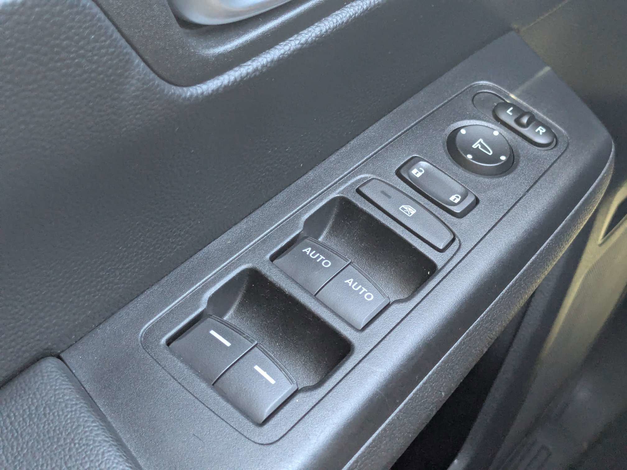 Used 2024 Honda CR-V EX image 29