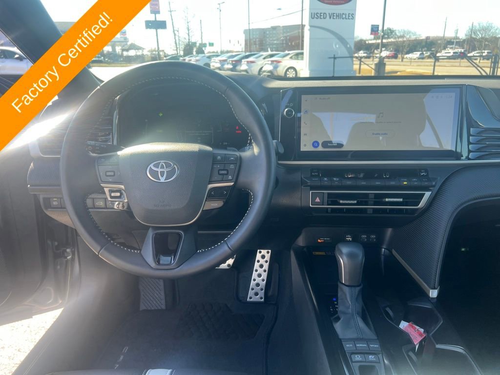 Used 2025 Toyota Camry SE image 15