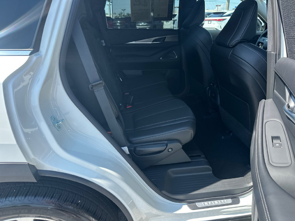 Certified 2025 INFINITI QX60 Luxe AWD/4WD image 13