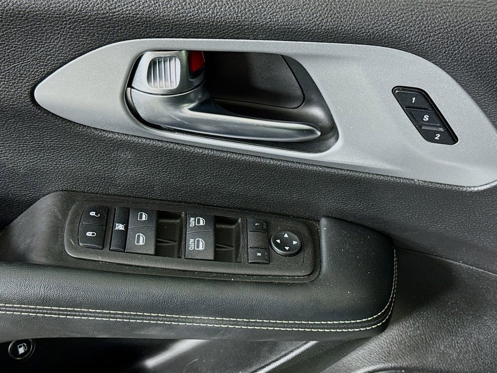 Used 2023 Chrysler Pacifica Touring-L w/ S Appearance Package image 23