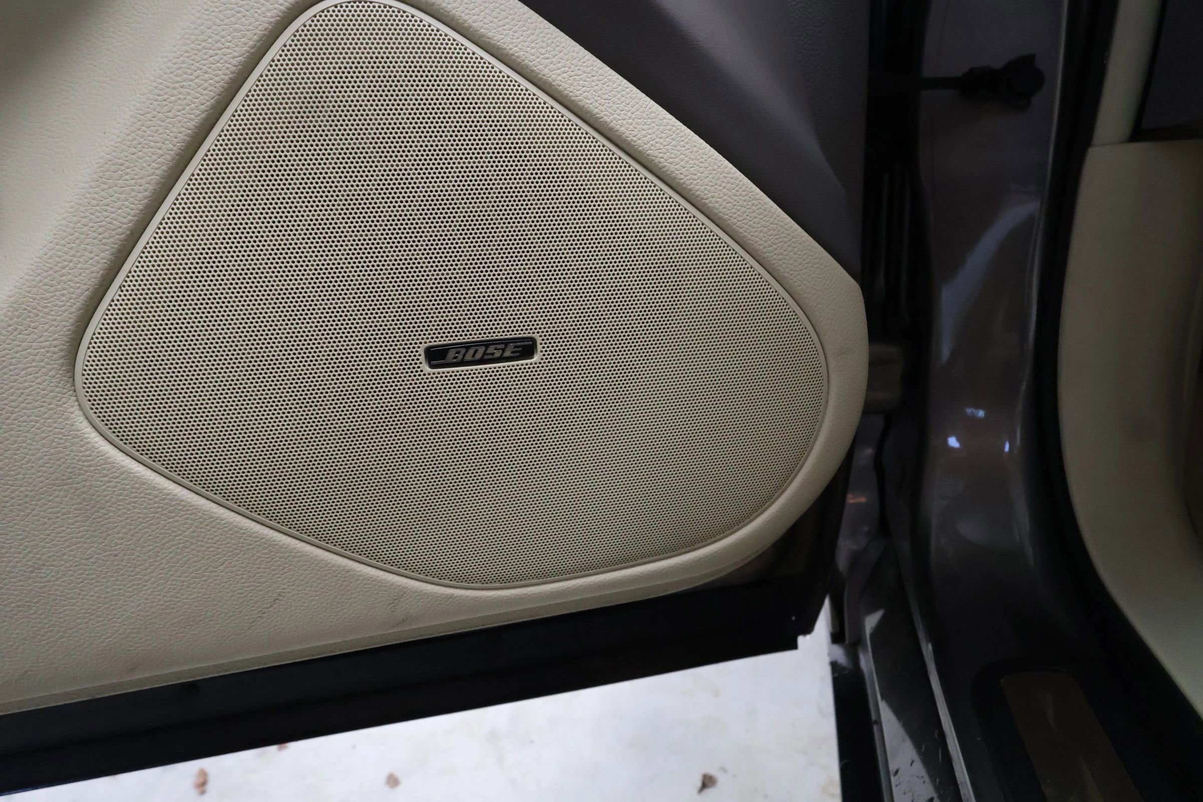 Used 2011 INFINITI G37 Journey w/ Premium Pkg image 14