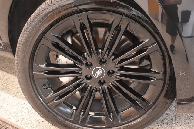 Used 2025 Land Rover Range Rover SE AWD/4WD image 29