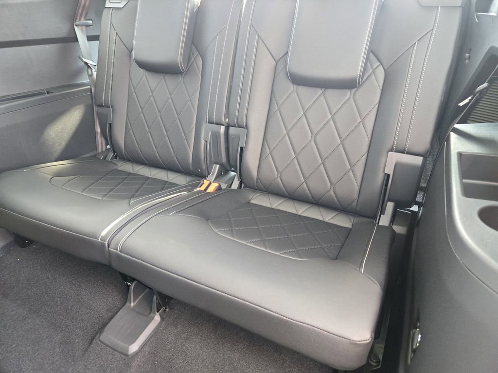 New 2026 Volkswagen Atlas SEL Premium R-Line image 23