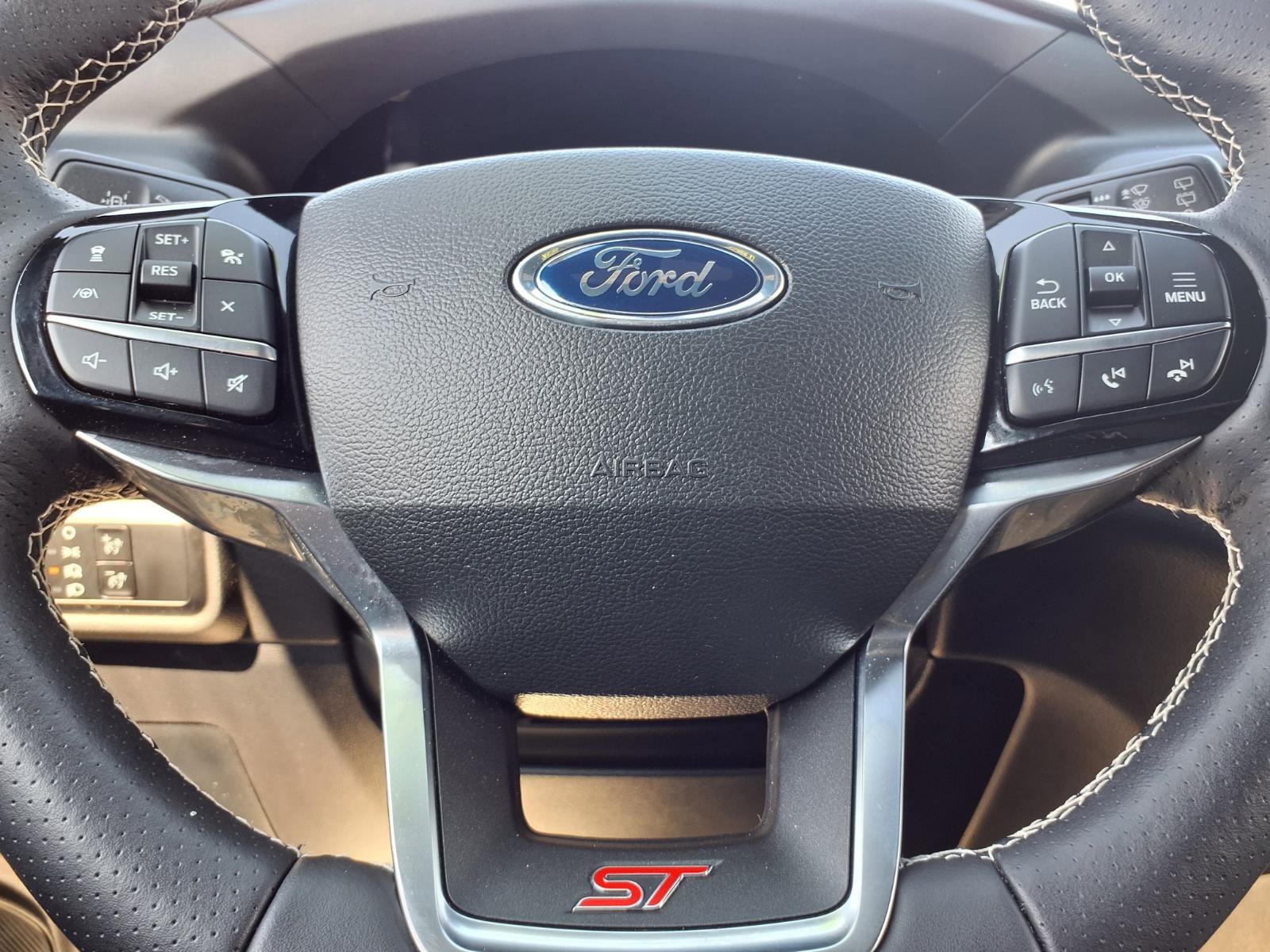 Used 2024 Ford Explorer ST w/ Equipment Group 401A image 18