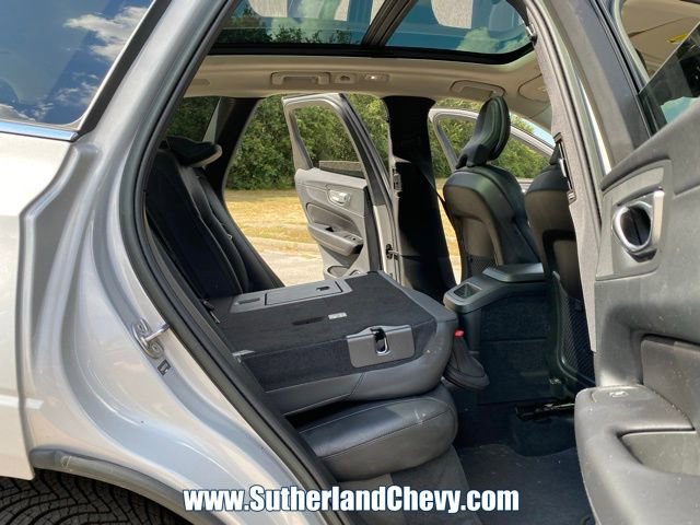 Used 2023 Volvo XC60 T8 Plus image 38