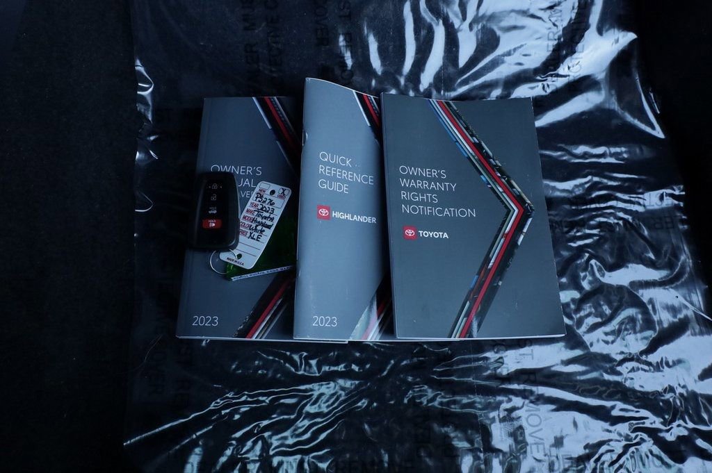 Used 2023 Toyota Highlander XLE image 43