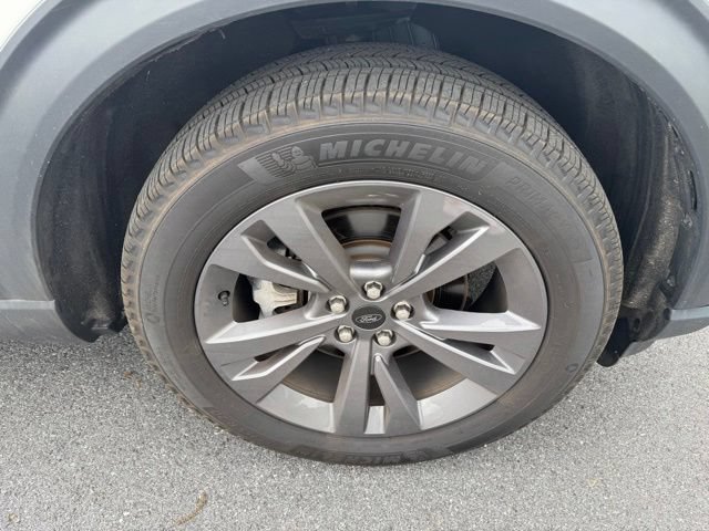 Certified 2023 Ford Explorer XLT w/ Equipment Group 202A AWD/4WD image 11
