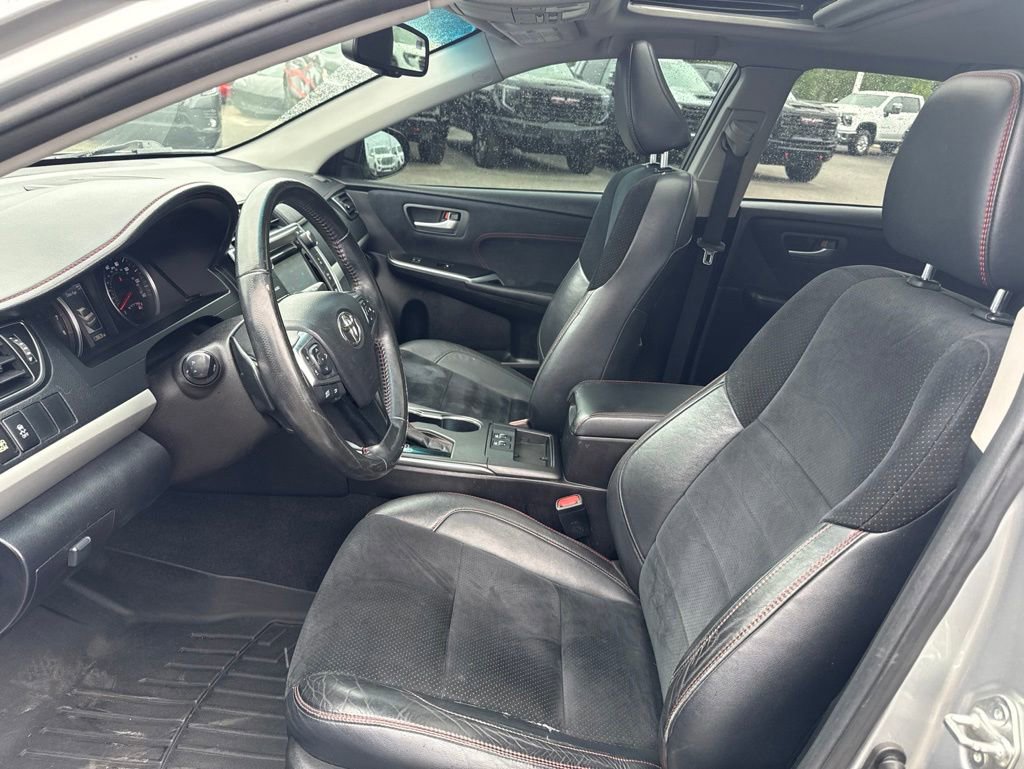 Used 2016 Toyota Camry XSE FWD image 9