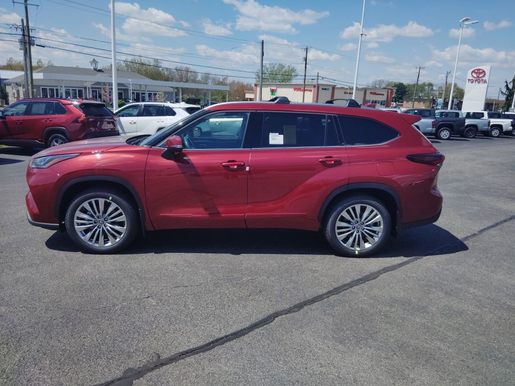 New 2026 Toyota Highlander Platinum AWD/4WD image 4