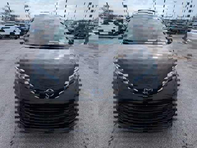 Used 2025 Toyota Sienna XLE image 11