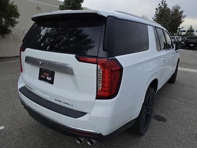Used 2023 GMC Yukon XL Denali AWD/4WD image 5