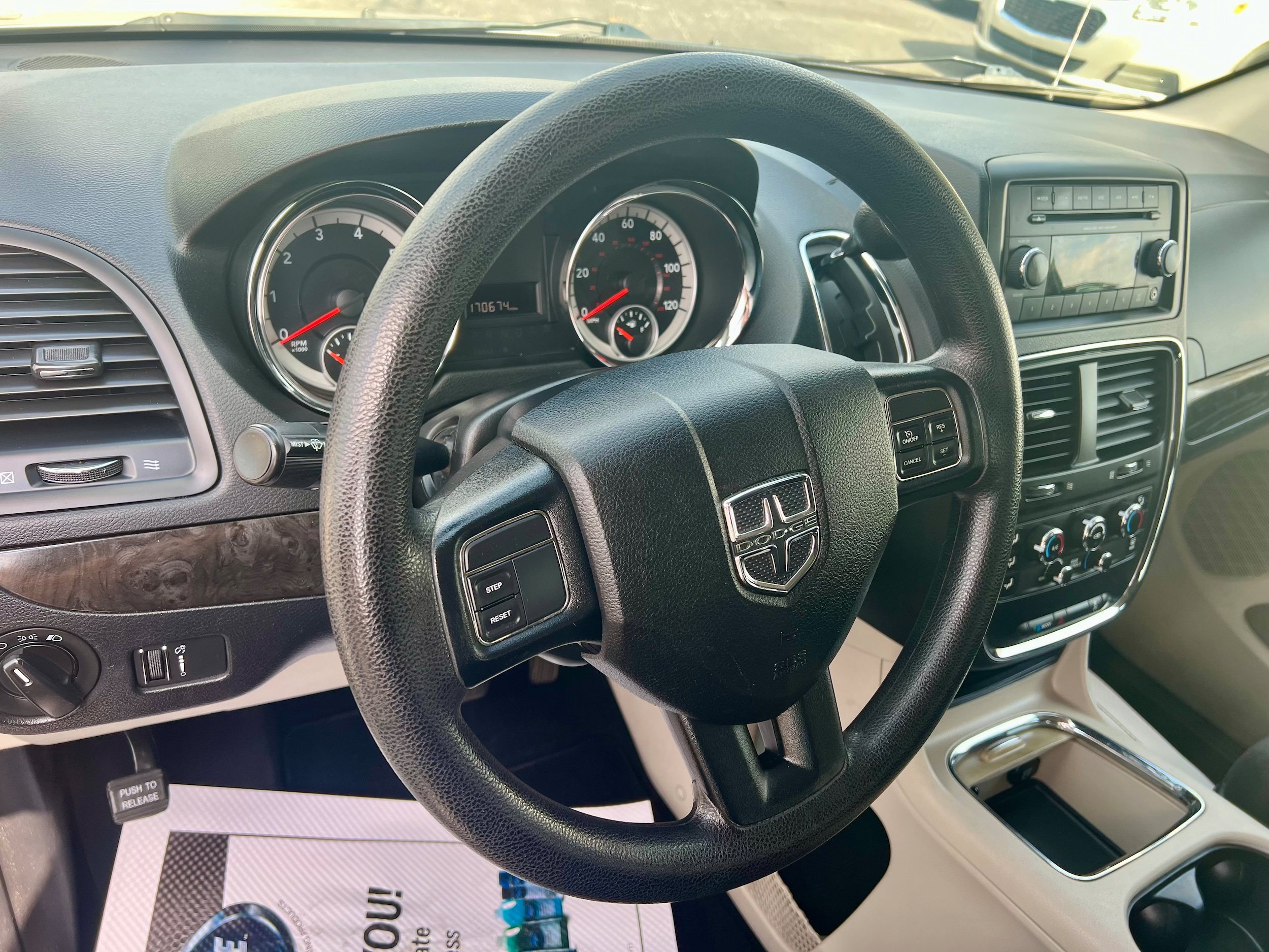 Used 2014 Dodge Grand Caravan SXT FWD image 11