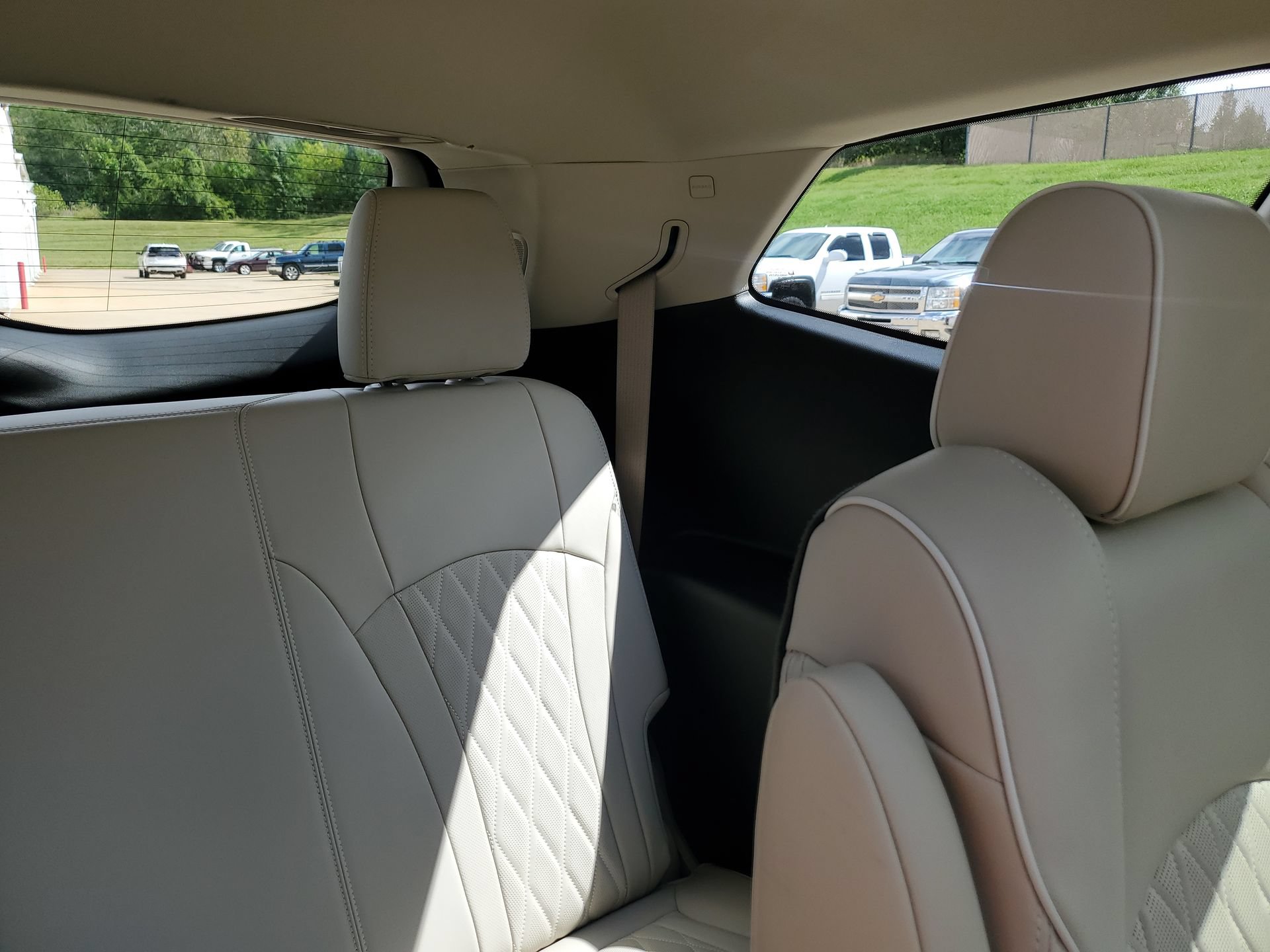 Used 2022 Buick Enclave Avenir AWD/4WD image 15