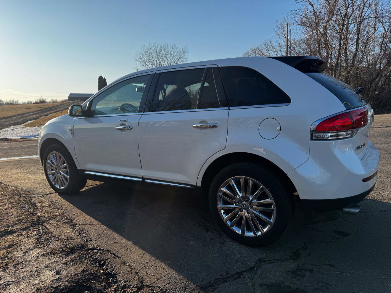 Used 2013 Lincoln MKX AWD image 5