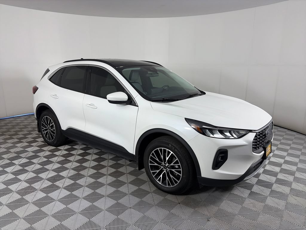 Certified 2023 Ford Escape SE w/ Class II Trailer Tow Package FWD 360° Tour