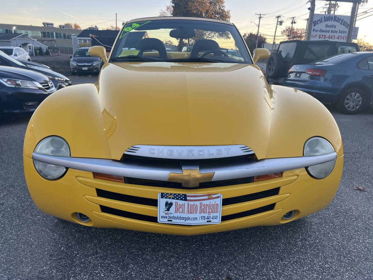 Used 2004 Chevrolet SSR w/ Preferred Equipment Group RWD image 4