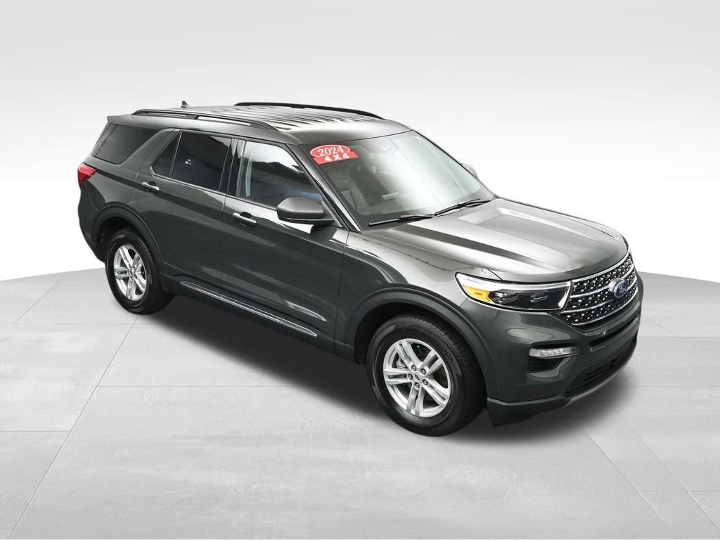Used 2024 Ford Explorer XLT w/ Equipment Group 202A AWD/4WD image 36