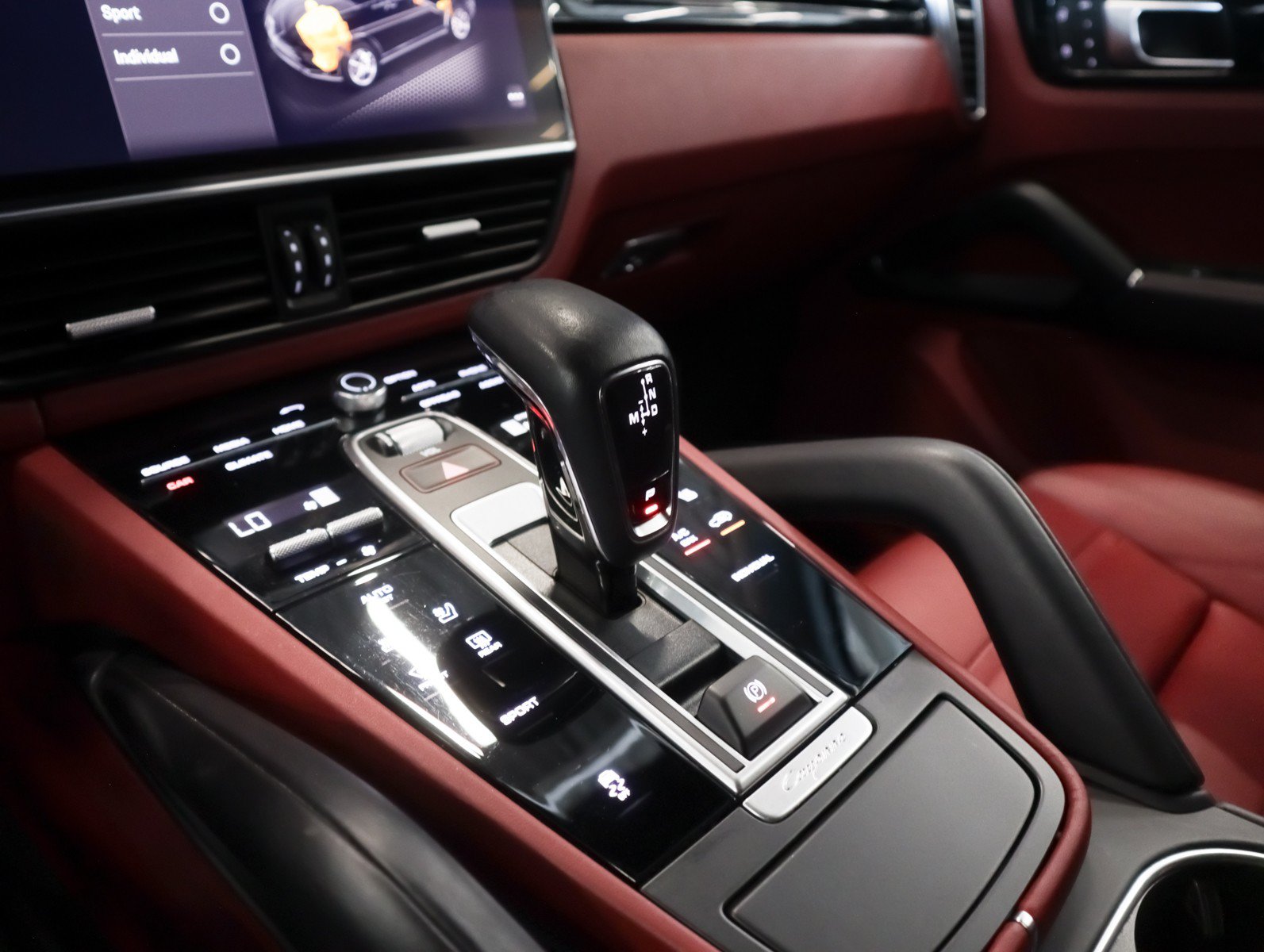 Certified 2023 Porsche Cayenne AWD/4WD image 17