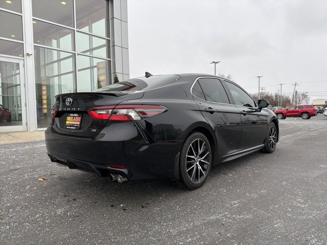 Used 2024 Toyota Camry SE image 7