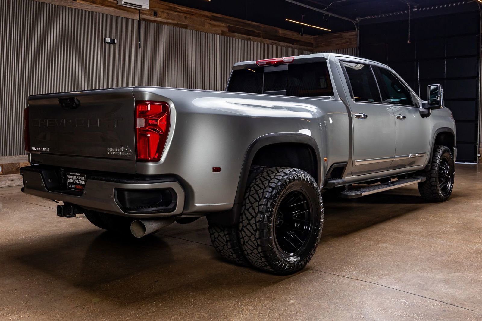 Used 2026 Chevrolet Silverado 3500 High Country w/ High Country Premium Package AWD/4WD image 10
