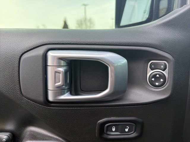 Used 2024 Jeep Gladiator Mojave w/ Convenience Group image 19
