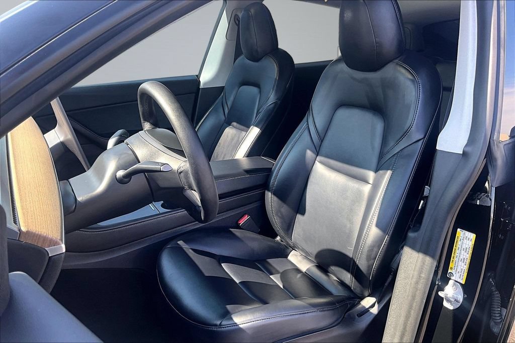 Used 2021 Tesla Model Y Long Range AWD/4WD image 25