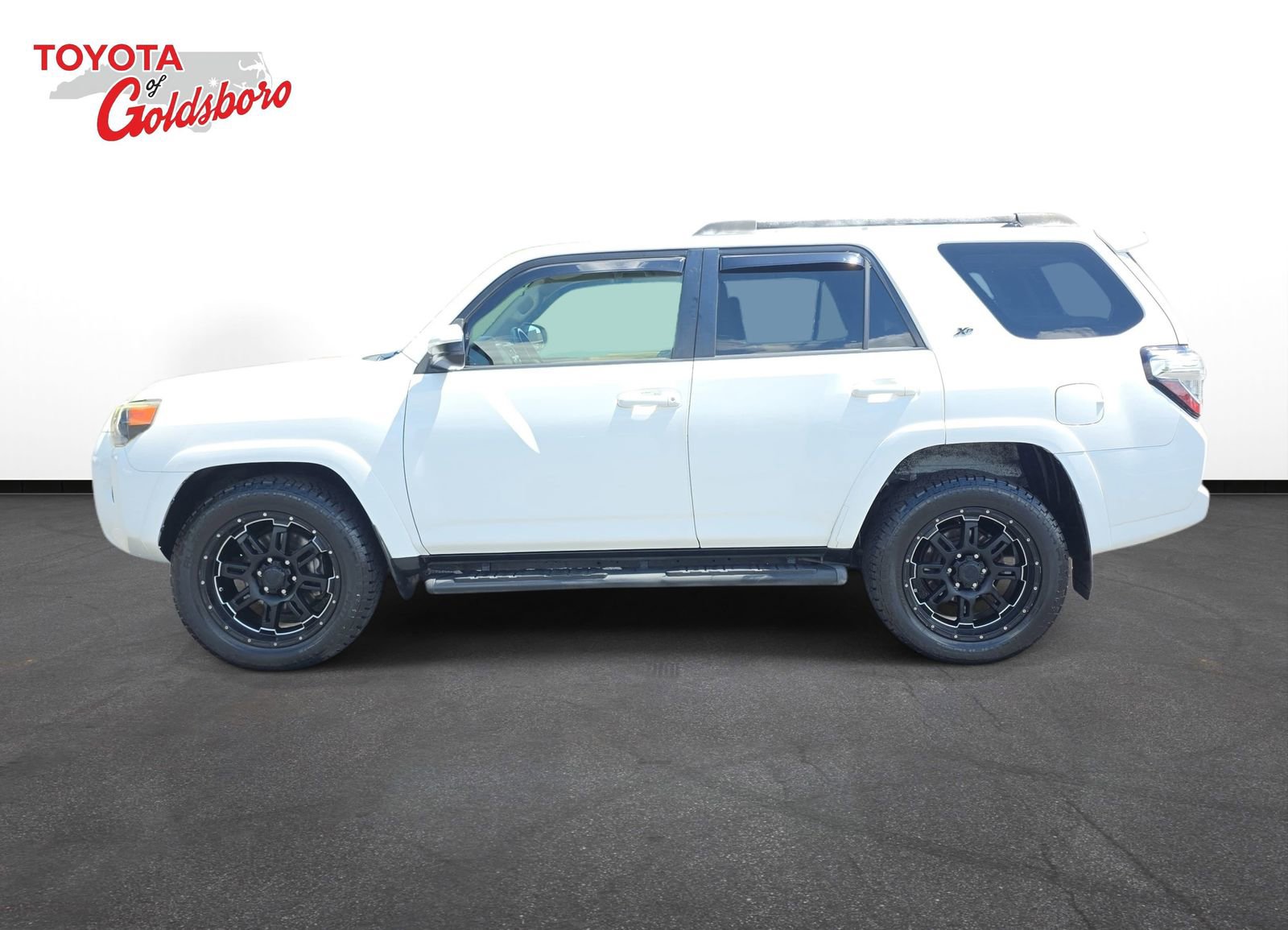 Used 2016 Toyota 4Runner SR5 RWD image 8